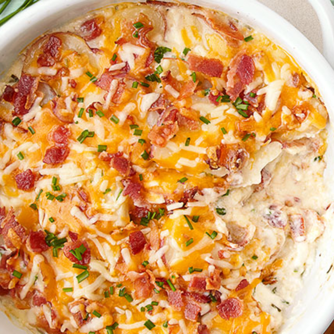 Papas gratinadas con queso y bacon